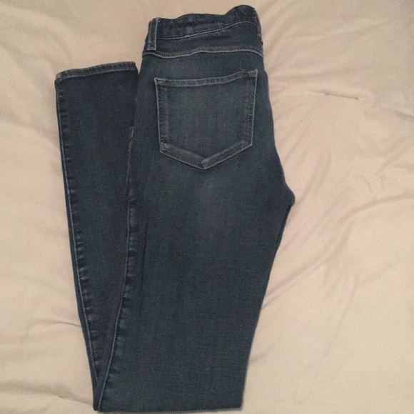 Super cute pair of ripped skinny jeans! - Picture 2 of 2